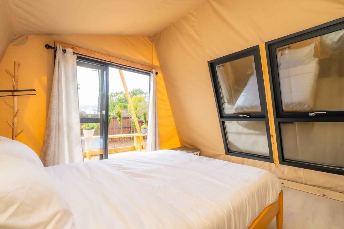 فندق Glamping In The Urban غليندورا المظهر الخارجي الصورة